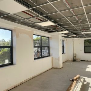 Building office with lighting partitions